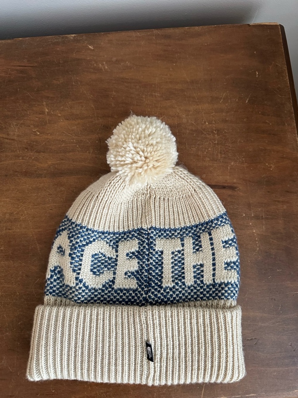 The north face retro cabin knit hat